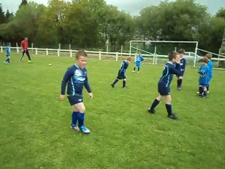 U8 Landaul 11 mai 2013 penalty de Killian.