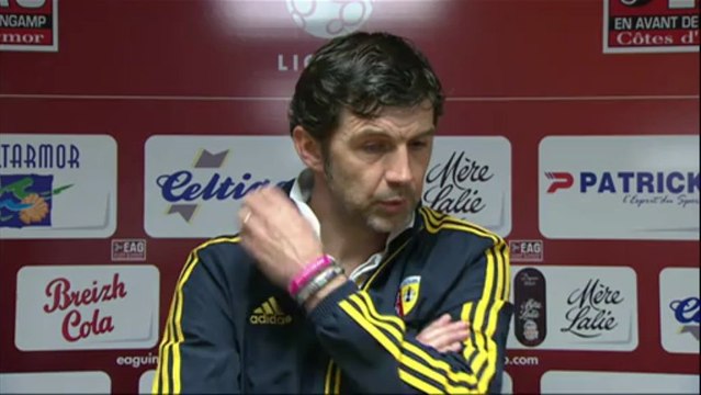 Conférence de presse EA Guingamp - RC Lens : Jocelyn GOURVENNEC (EAG) - Eric SIKORA (RCL) - saison 2012/2013