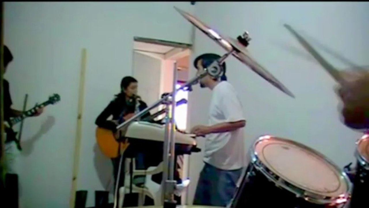 EN EL ESPEJO, LUZ  - (canción video musical)