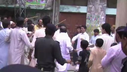 Pakistan voters queue in landmark polls amid attacks