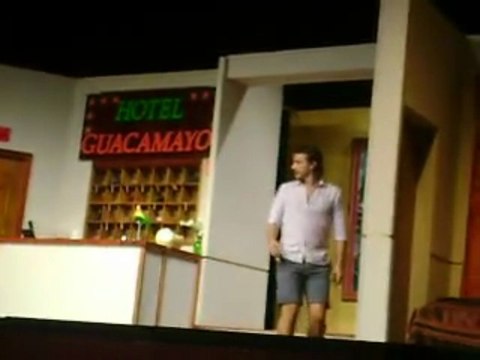 Pedro y elenco Viaje de Locura en función de San Martín 8 - 10 de Mayo