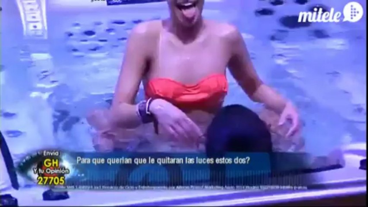 2/5 Jacuzzi con luces bajas y Sonia y Kris parte 2 madrugada 11-05-13