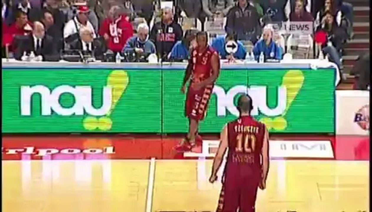 PLAYOFF, ESORDIO AMARO