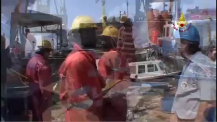 Genova - Nave contro torre del porto, morti e feriti -17- (11.05.13)