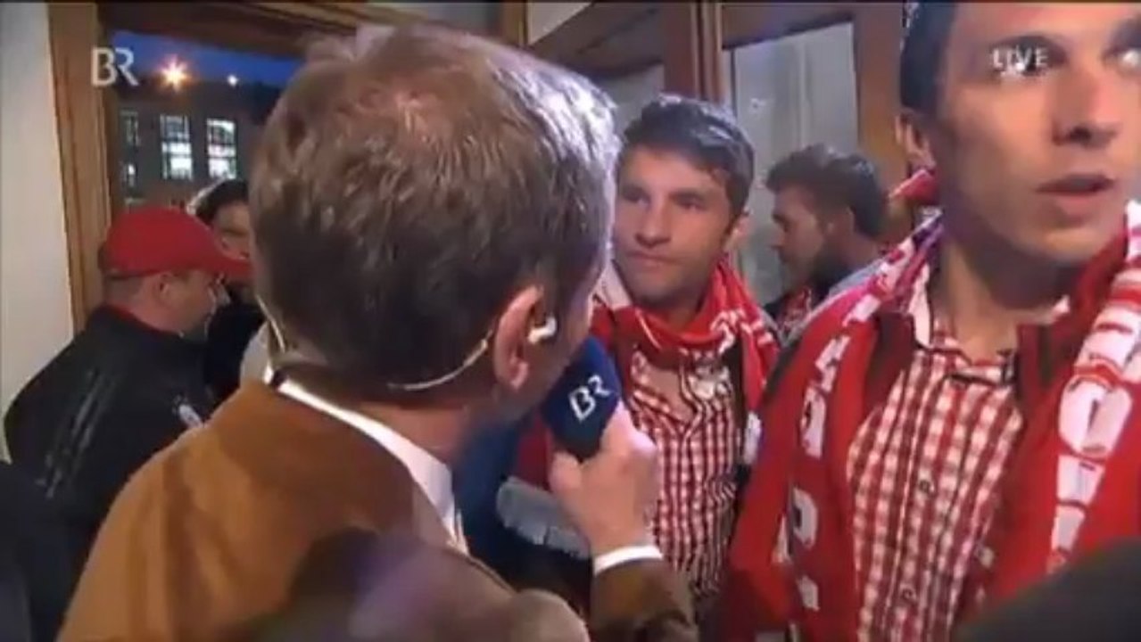 FC Bayern München - Meisterfeier 2013 auf dem Rathausbalkon (Marienplatz, 11.05.2013)