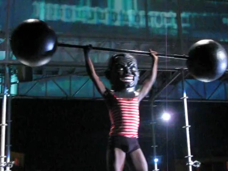 haltérophile à la gare saint charles