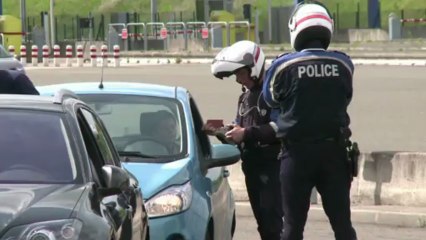 Sécurité routière: "ne pas relâcher les efforts" (Valls)