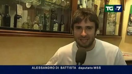 M5S, Alessandro Di Battista: "Basta parlare di soldi!!"