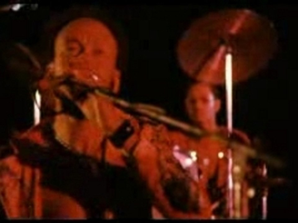 Earth Wind & Fire - Happy Feelin'