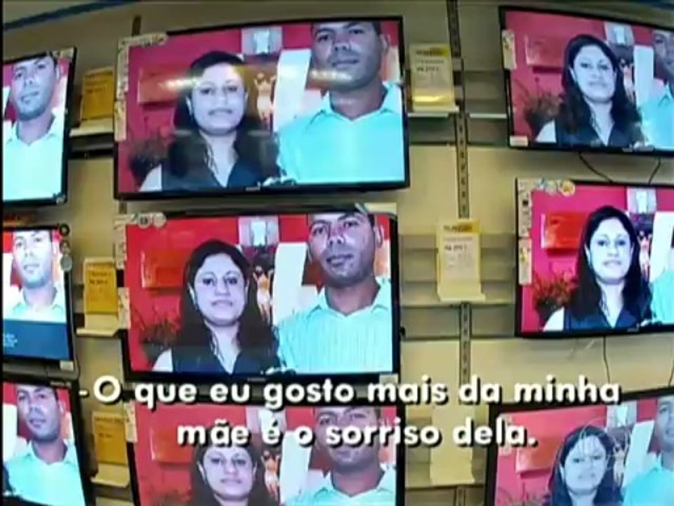 Mães se emocionam com homenagens em lugares onde elas menos esperam
