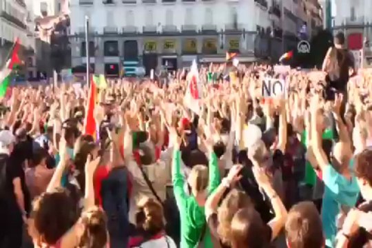 Öfkeliler meydanlara geri döndü