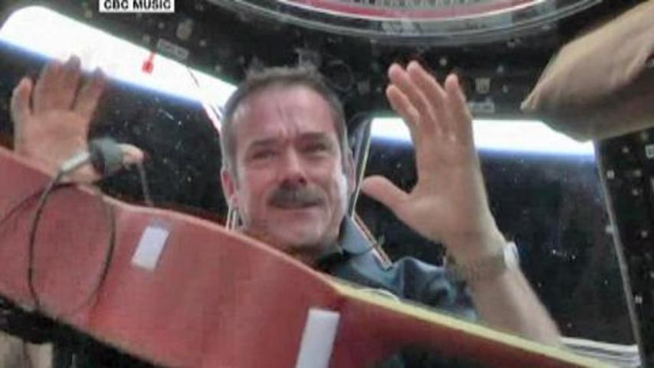 Canadian spaceman charms fans through music