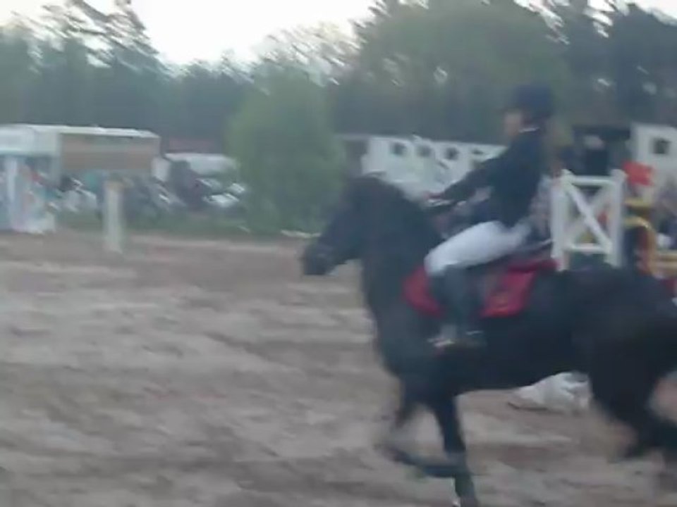 Elise et Macbet, poney 1 C, championnat régional Ligny le Ribault
