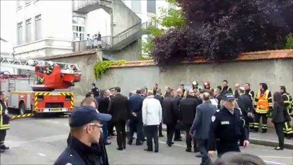Lyon : Manuel Valls sur le lieu de l'incendie mortel