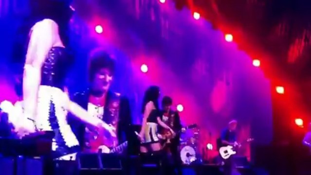 The Rolling Stones _ Katy Perry - Beast Of Burden live in La