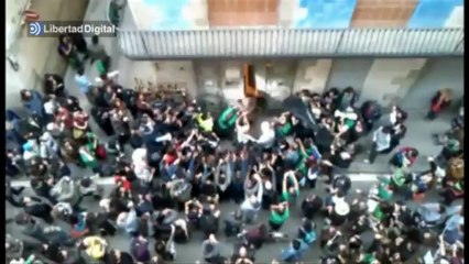 La plataforma de Ada Colau se transforma en un movimiento 'okupa'