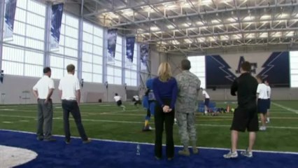 Prince Harry gets physical with US cadets