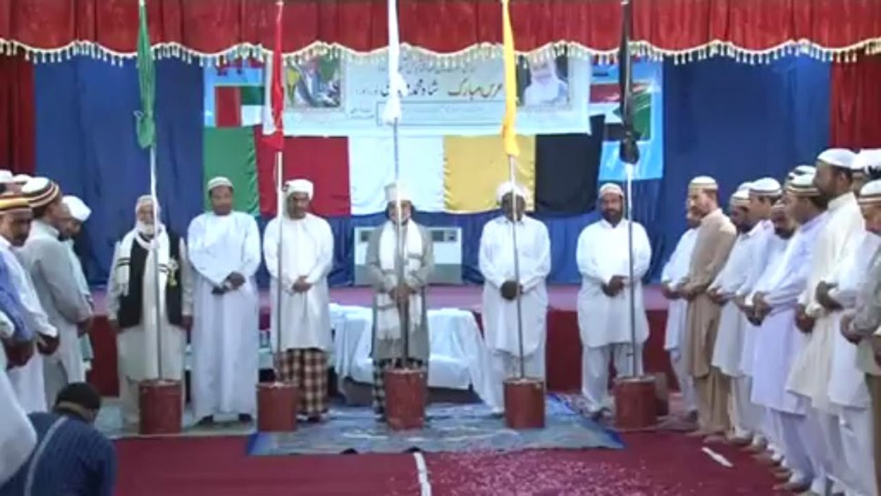 Hazrat Khuwaja Sufi Azmat Ullah Shah Naqeebi in Dubai Program 2012 (1 Of 4) - YouTube