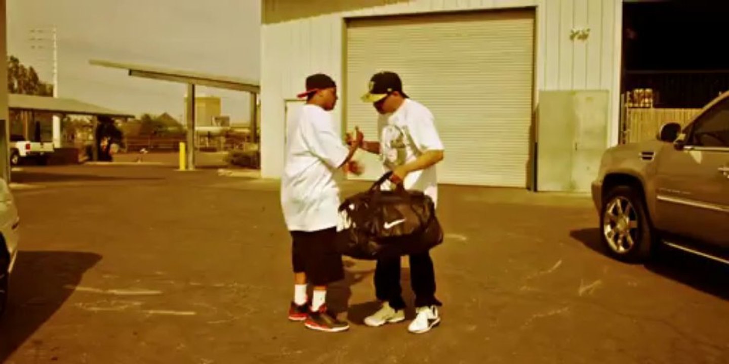 Mr Bono feat Mitchy Slick "Not a Problem"