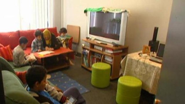 French activists tackle Paris housing shortage