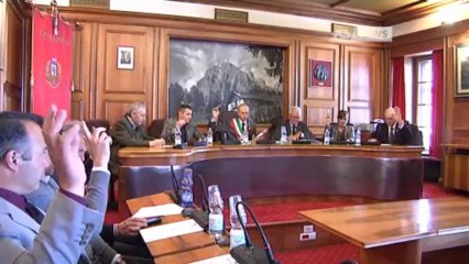 "FRANCESCHI SI DIMETTA PER IL BENE DEL PAESE"