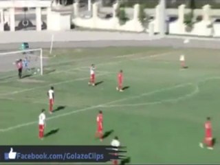 Moldovalı kaleciden inanılmaz bir gol... Kendi kalesine!