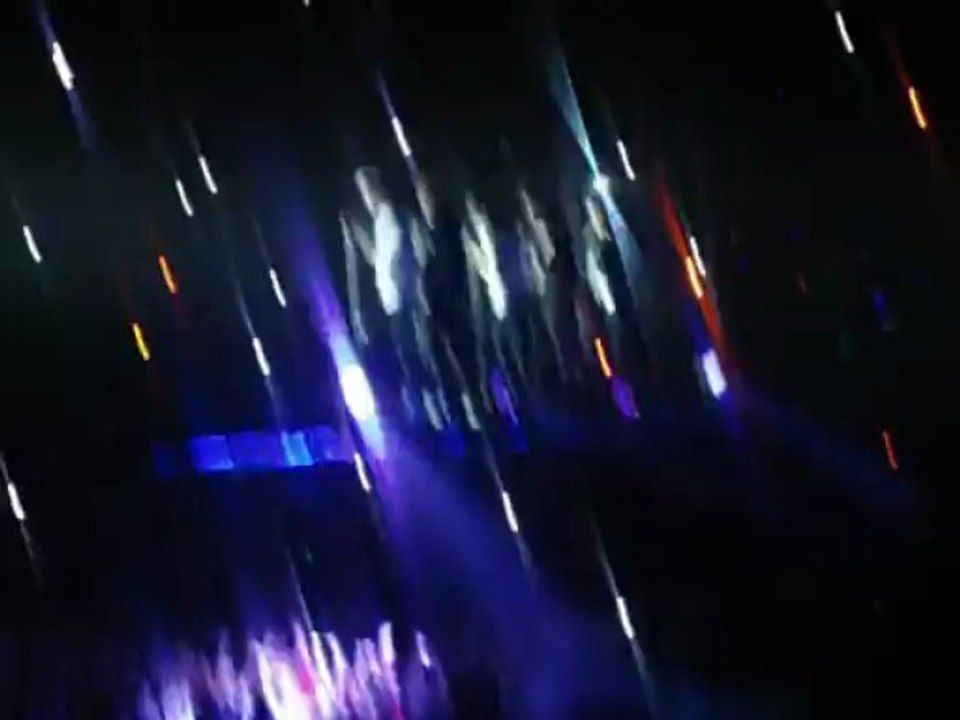 One Direction - Last First Kiss (Bercy 29/04/2013)