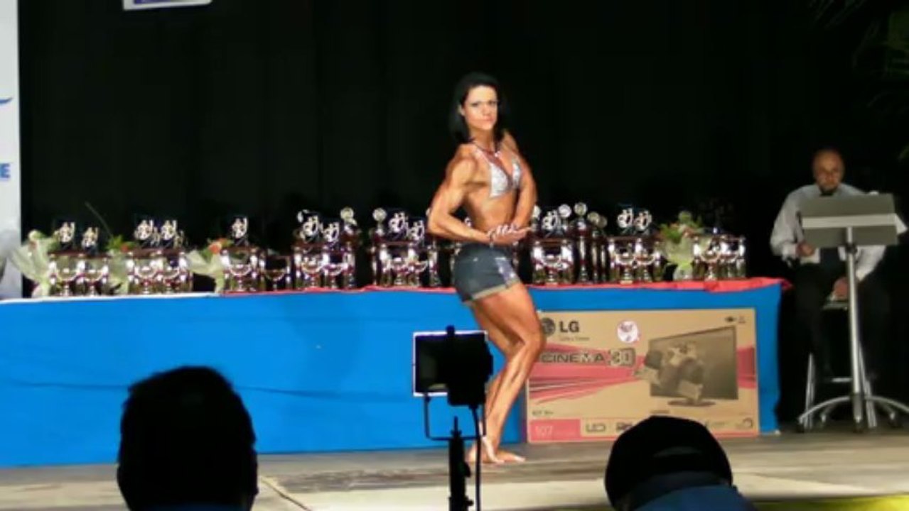 posing Nadia Farcure