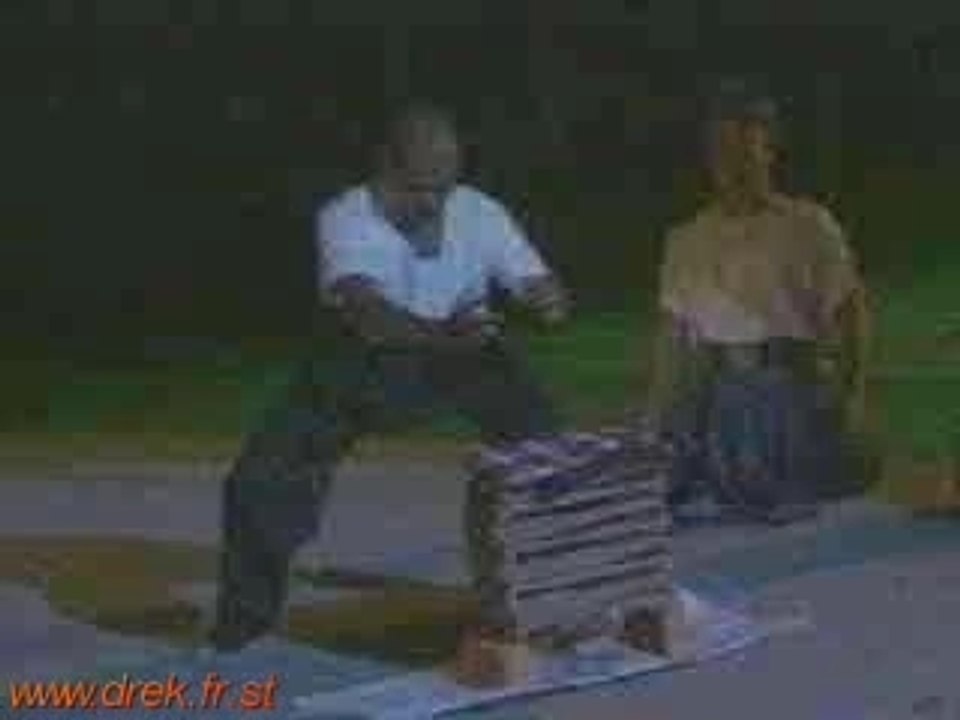 KUNG FU : CASSE BRIQUES