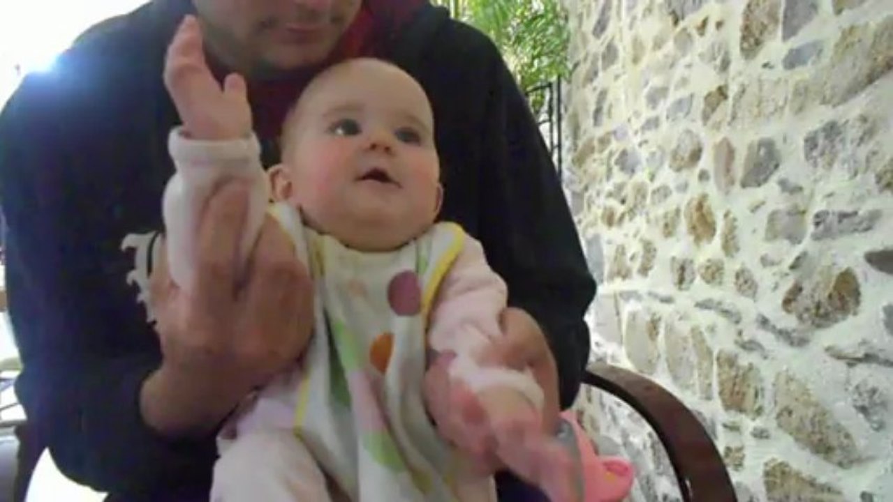 Agathe chante aussi pour Zach