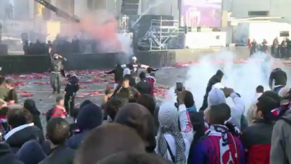 Supporter violence mars PSG victory parade