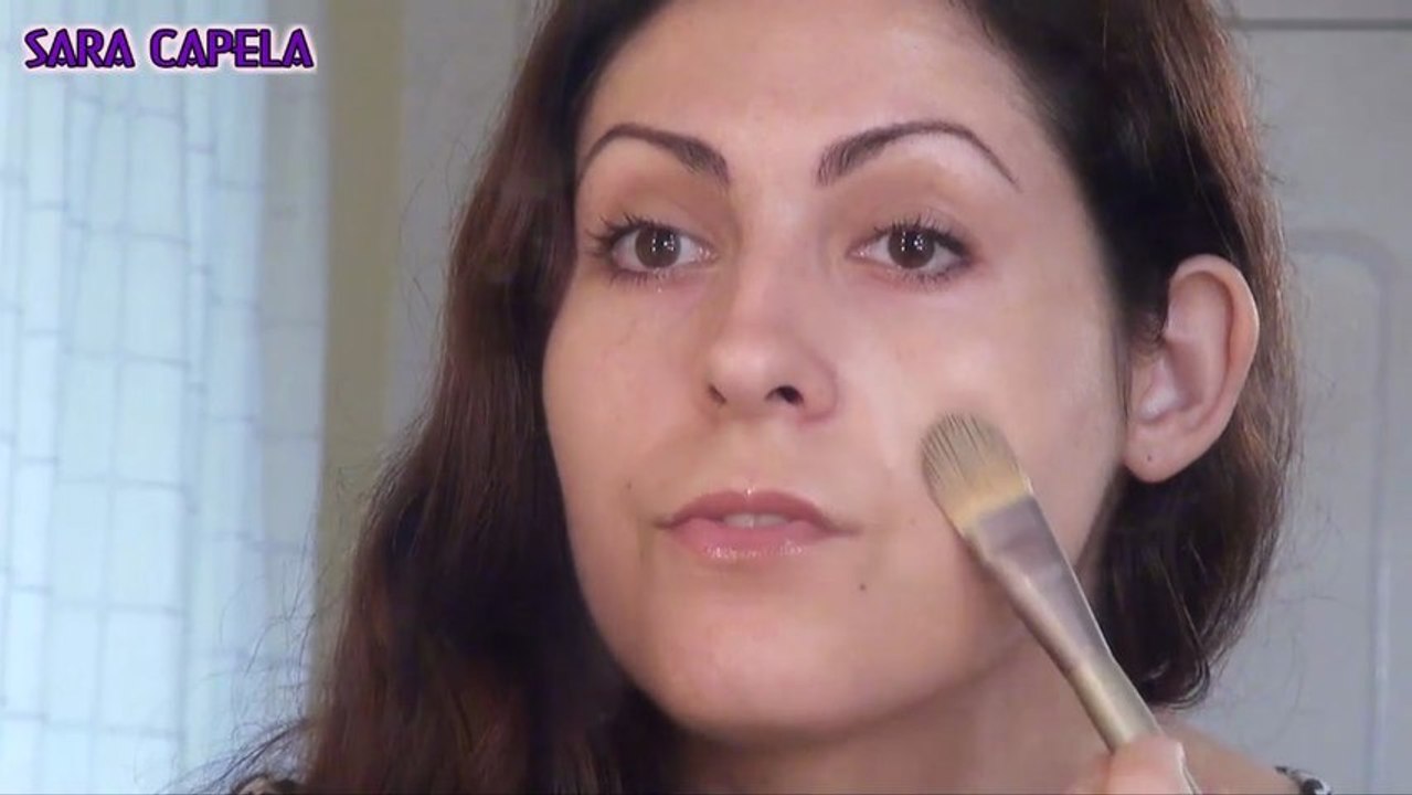 How to apply Foundation with a Flat Brush