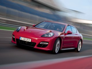 Porsche Panamera GTS 2013