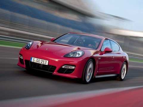 Porsche Panamera GTS 2013