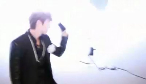 LG Optimus Glare Photoshoot BTS - Donghae