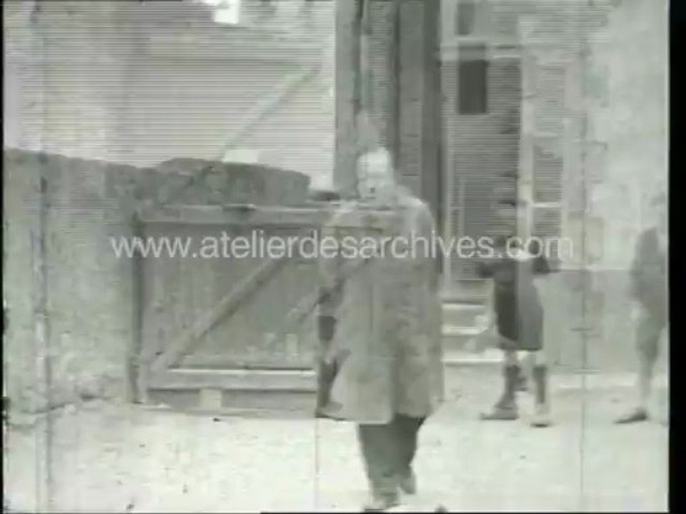 Sortie d'une école de campagne en 1946