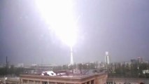 Eclair frappe tour TV St Petersbourg Lightning Strikes in the St. Petersburg TV Tower..Wait until the end