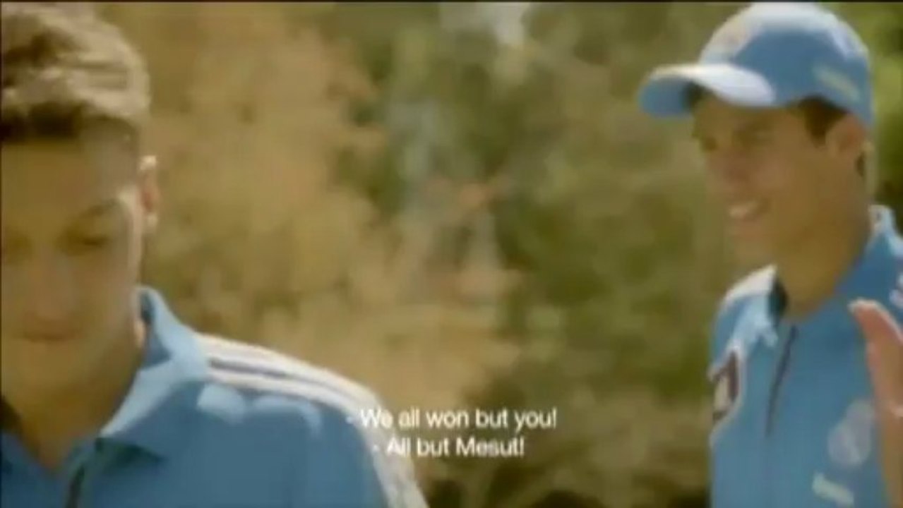 Ball-In-One: Real-Stars probieren sich im Fußball-Golf