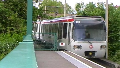 MCL80 : Arrivée à la station Cuire sur la ligne C du métro de Lyon