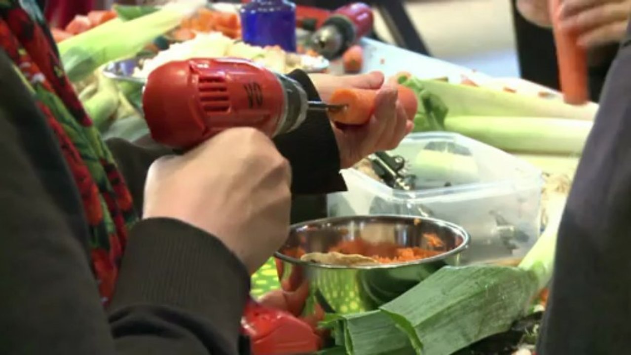 Carrots and turnips make music in Madrid veg market