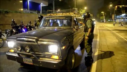 Troops deployed in Caracas slum to stem violent crime