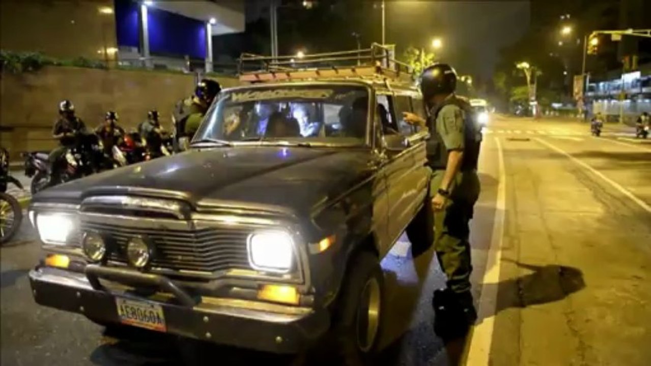 Caracas: patrullando la barriada