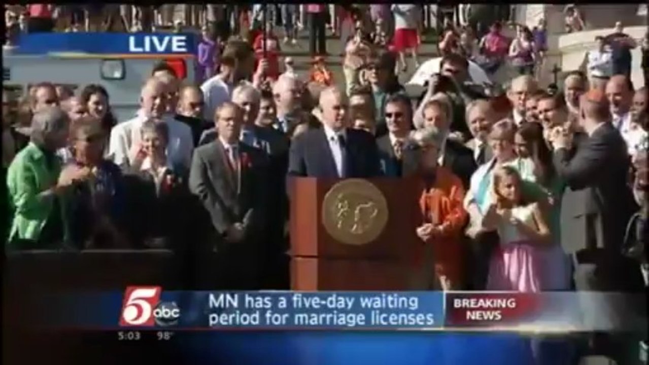 Gov. of Minnesota Signs Gay Marriage BIll into Law