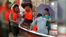 Hundreds stranded by floods in southern Chinese province