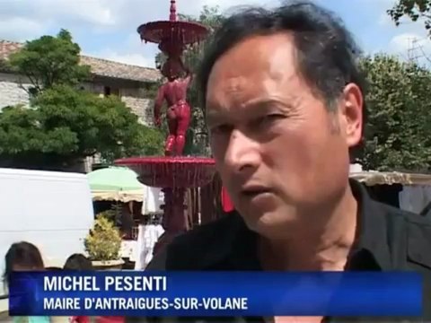 A Antraigues, le pélerinage des fans de Ferrat - YouTube - YouTube