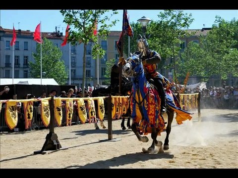 SUD DE FRANCE - LES FÊTES MEDIEVALES DE BEZIERS HERAULT