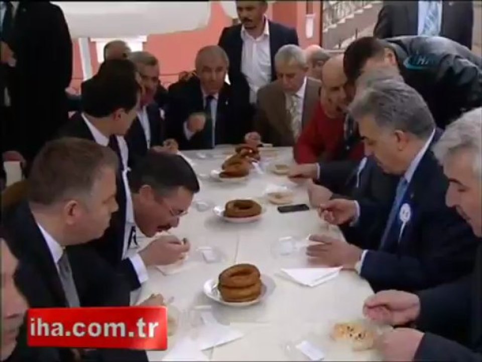 Gökçek'ten Rizeli Bakan'a kravat jesti - VİDEO İZLE - www.olay53.com