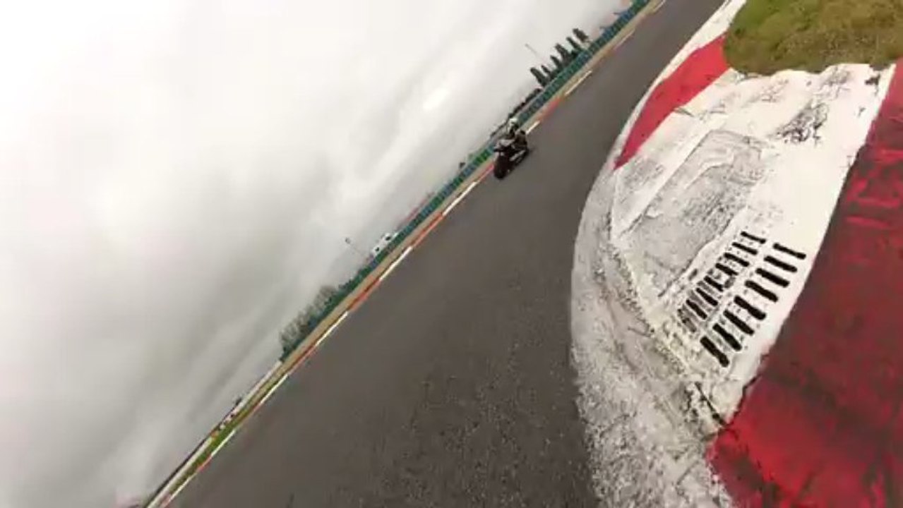 (1) zx10r 08 magny cours 2013