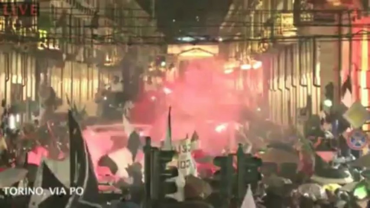 ICI C'EST PARIS !!! PSG Champion de France 2013 (Windsor Beats)