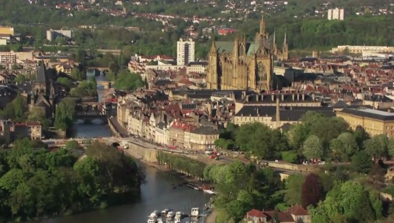 METZ VUE DU CIEL PAR YANN ARTHUS BERTRAND